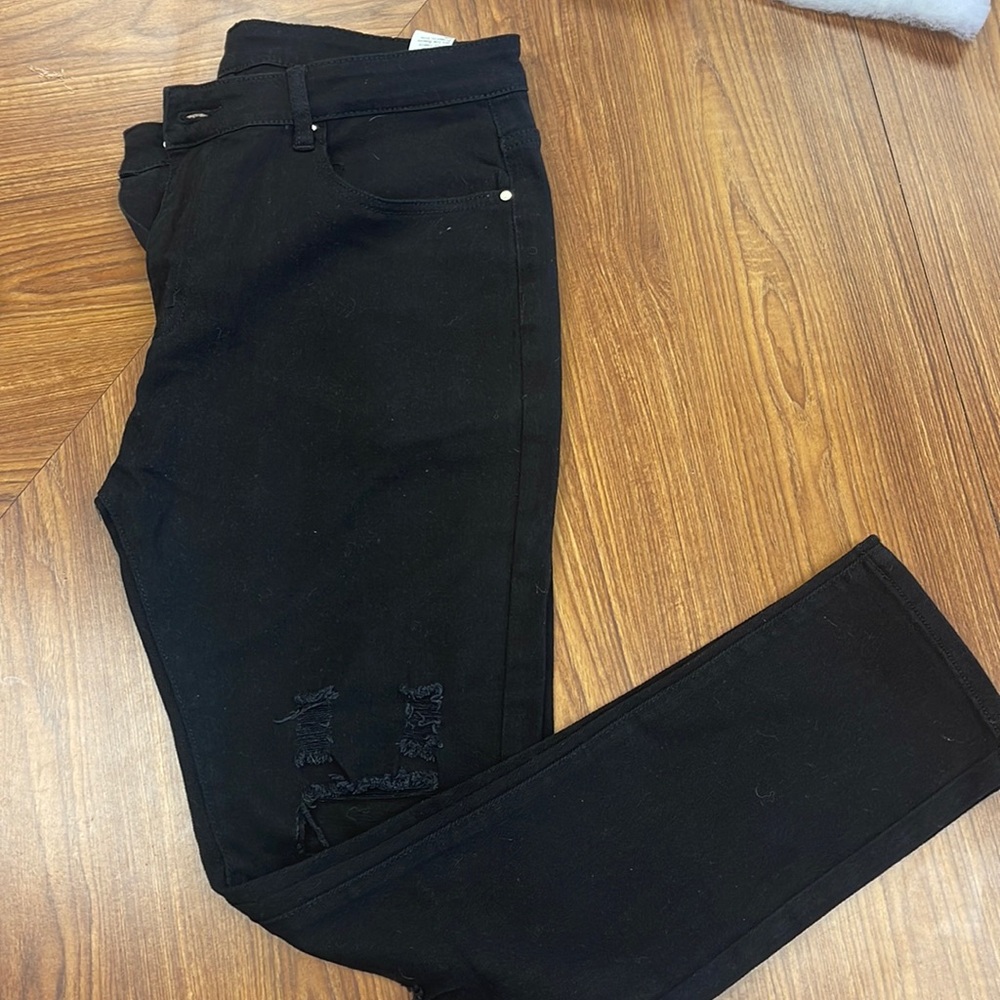 COPY - Black ripped jeans